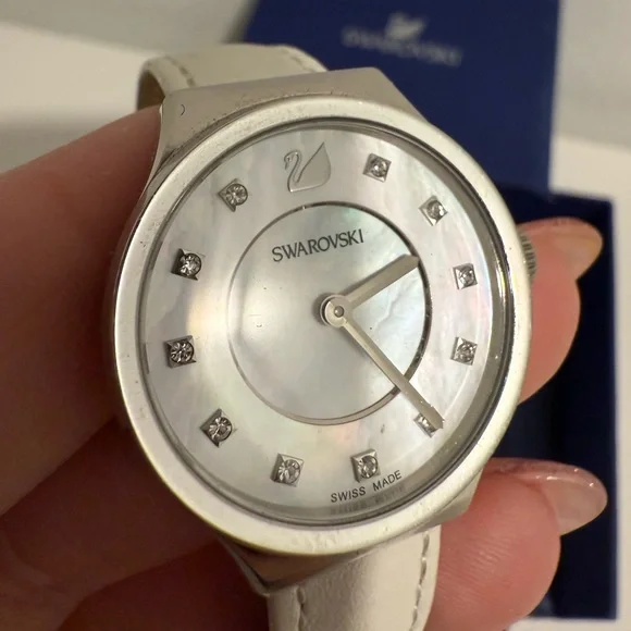 Swarovski Dreamy Leather Watch - Picture 8 of 17